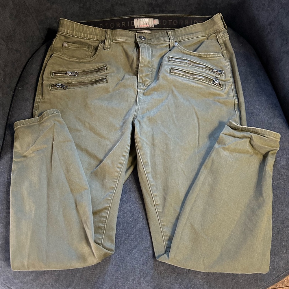 Torrid skinny super soft capris
